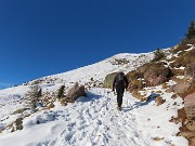 11 Sentiero 109A all'inizio stradetta innevata